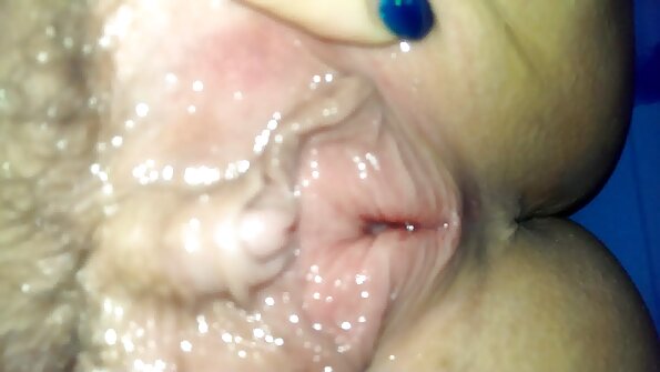 Hot gangbang er meget populær blandt seksa čats piger.