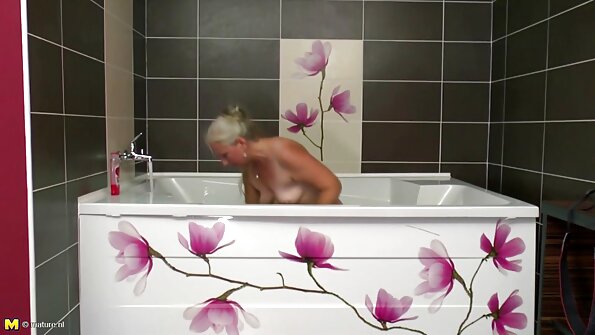 Spændende kneb i bilen foregår sekss filmas mellem de unge.