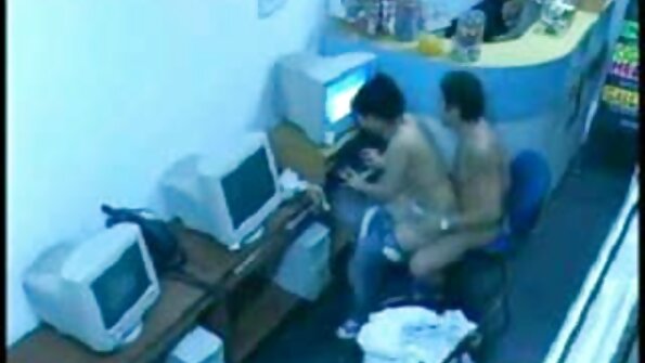 Voldsomt kneb i uniform med seksa video bez maksas to biseksuelle.