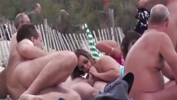 Onanerende pige vrider sin fisse på fallos. bezmaksas seksa video