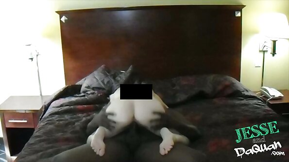 Fyre knepper i begge huller en ung blondine med en cool booty. seksa bezmaksas video
