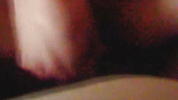 Fantastisk swingersex brød seks video bezmaksas ud i stuen.