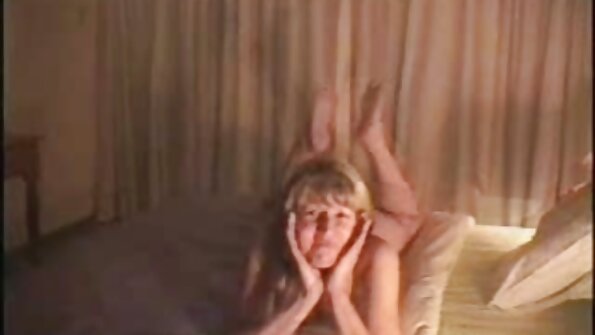 Lystfulde tæver iscenesatte et orgie med latviešu seksa video to stropper.