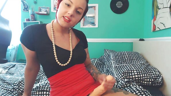 Fingrer sin egen fisse med erotiski video en vibrator til orgasme.