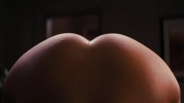Cool erotiski video hængende fisse pige tændt.