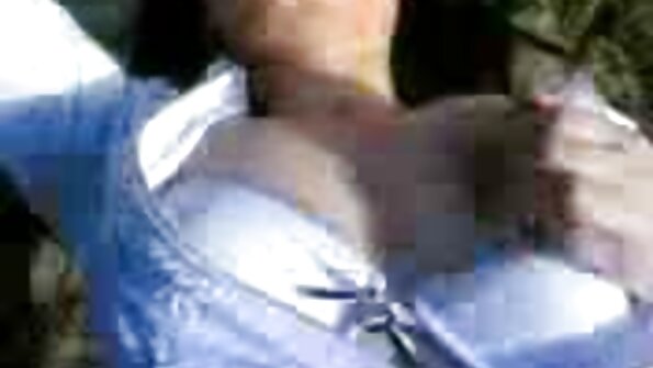 Denne gang har attraktive lesbiske sex seks bezmaksas med en fælles ven.